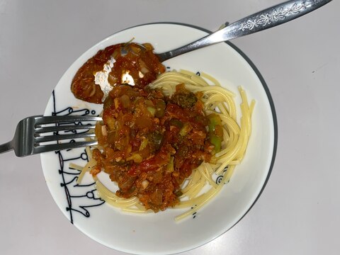 ブロッコリーとエリンギのトマトツナスパゲッティ